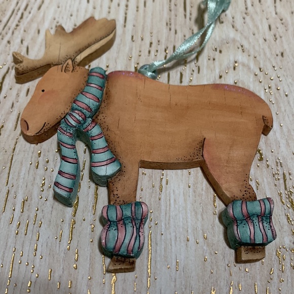 Alaska Moose wood ornament Mary Harper #2 - Picture 13 of 15